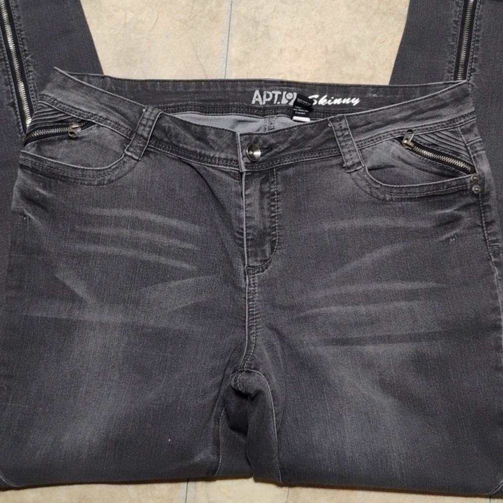 APT 9 skinny jeans
